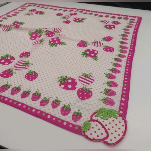 *RARE* Vintage Betsey Johnson Designer Scarf 💎 Ivory Pink Strawberry Embroidery - Picture 8 of 8